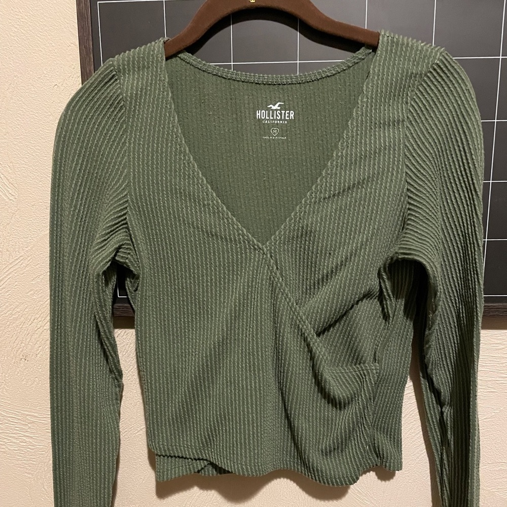 Hollister Olive Green Cropped Long Sleeve Knitted Shirt (size medium)